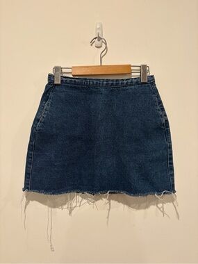 Vintage Dark Blue Denim Mini Skirt with Frayed Hem